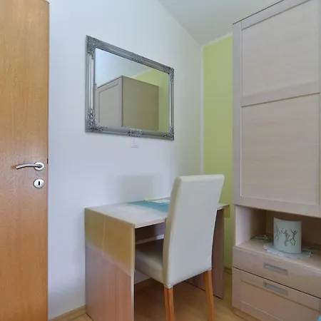 アパート Anto 1772 プーラ